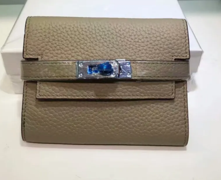 Classic Slim Leather Wallet for Cards & Cash